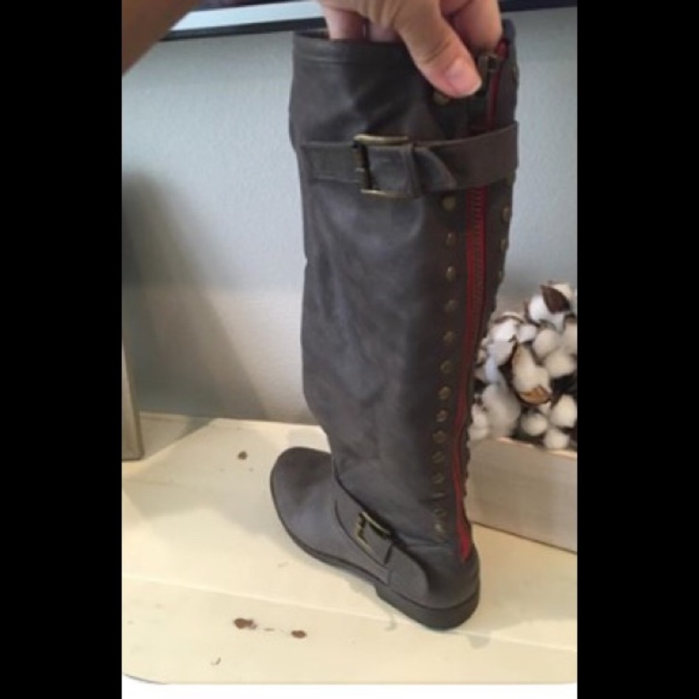 Zip up boots